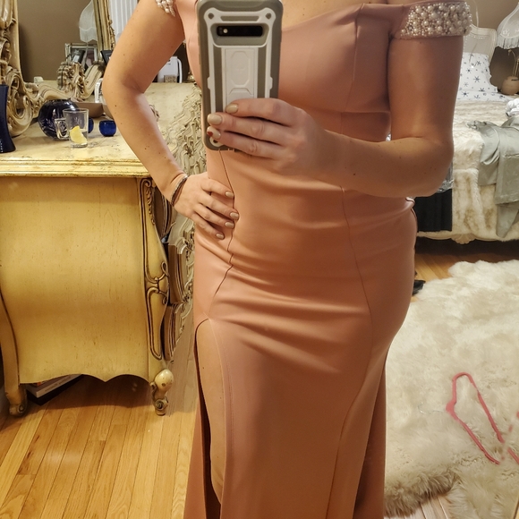 Dress - Picture 1 of 7